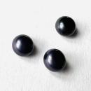 Süßwasserperle schwarz, Button 5 - 5,5 mm halb gebohrt